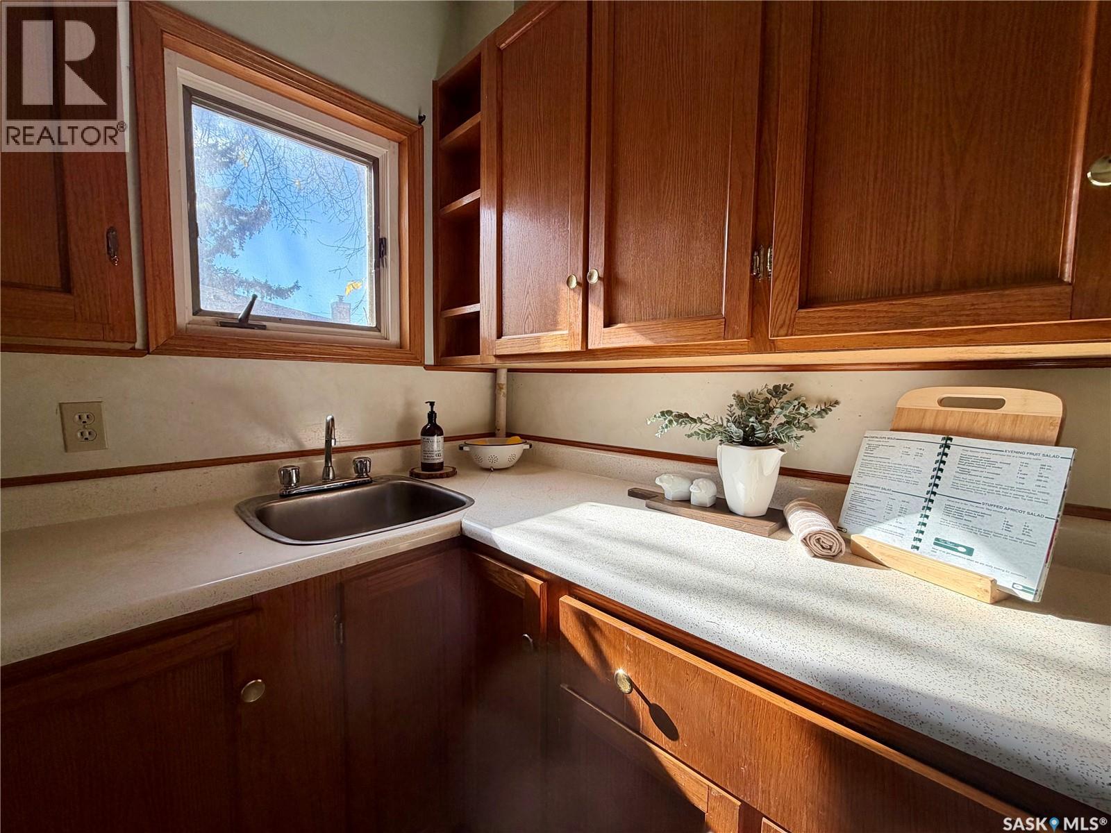 1014 6th Avenue Nw, Moose Jaw, Saskatchewan  S6H 0W2 - Photo 15 - SK049518