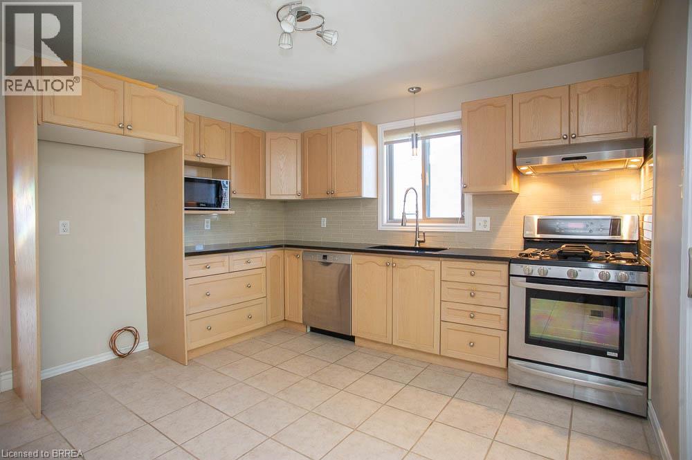 16 Bradbury Crescent, Paris, Ontario  N3L 4E1 - Photo 10 - 40869852