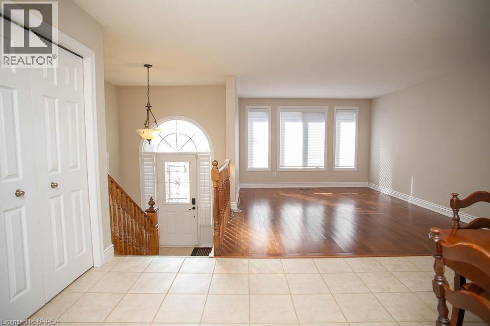 16 Bradbury Crescent, Paris, Ontario  N3L 4E1 - Photo 5 - 40869852