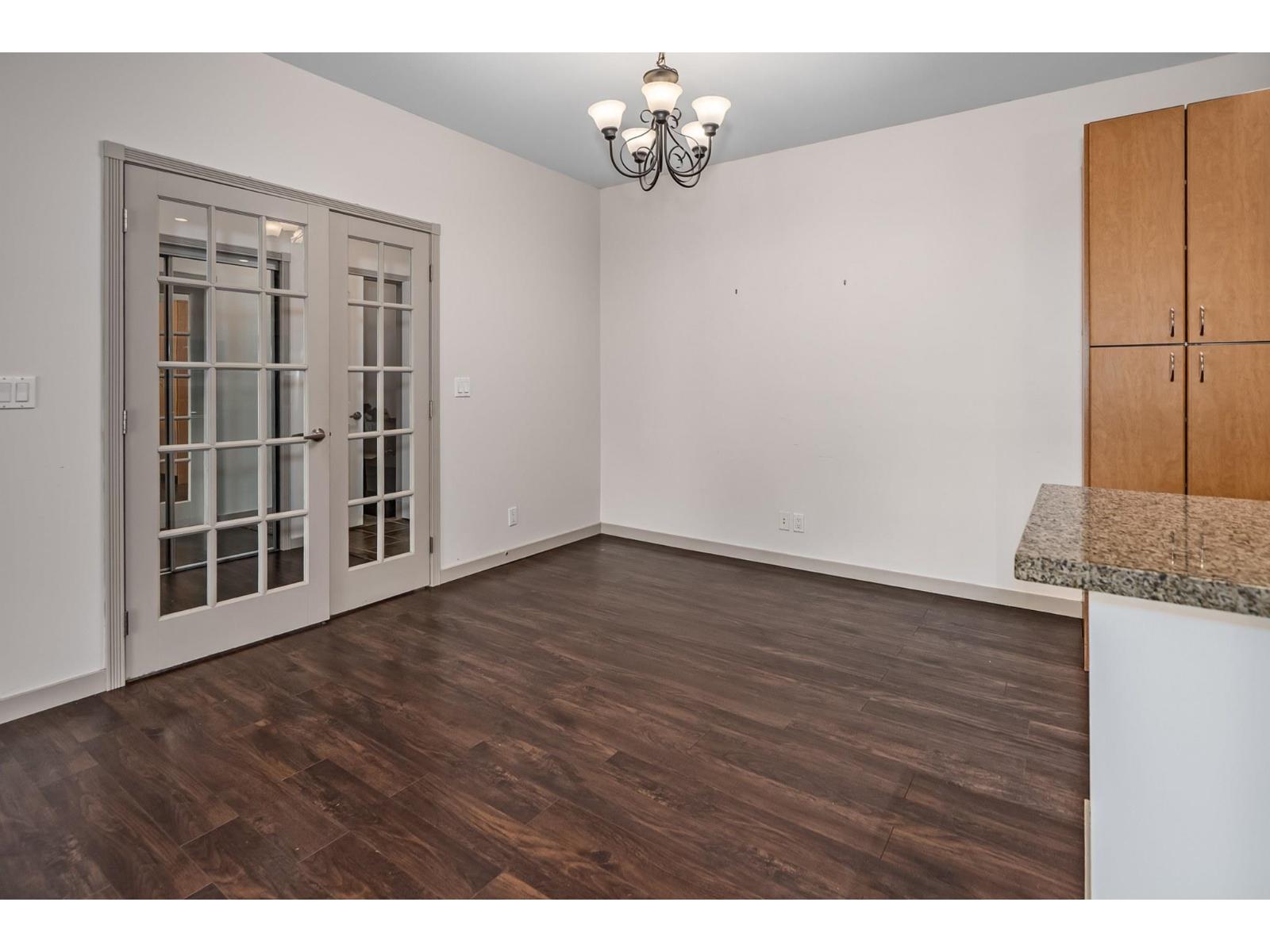 207 33485 SOUTH FRASER WAY