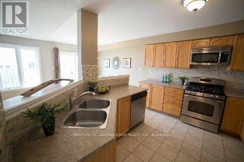52 Apple Tree Crescent, Uxbridge, Ontario  L9P 2A7 - Photo 3 - N13851006