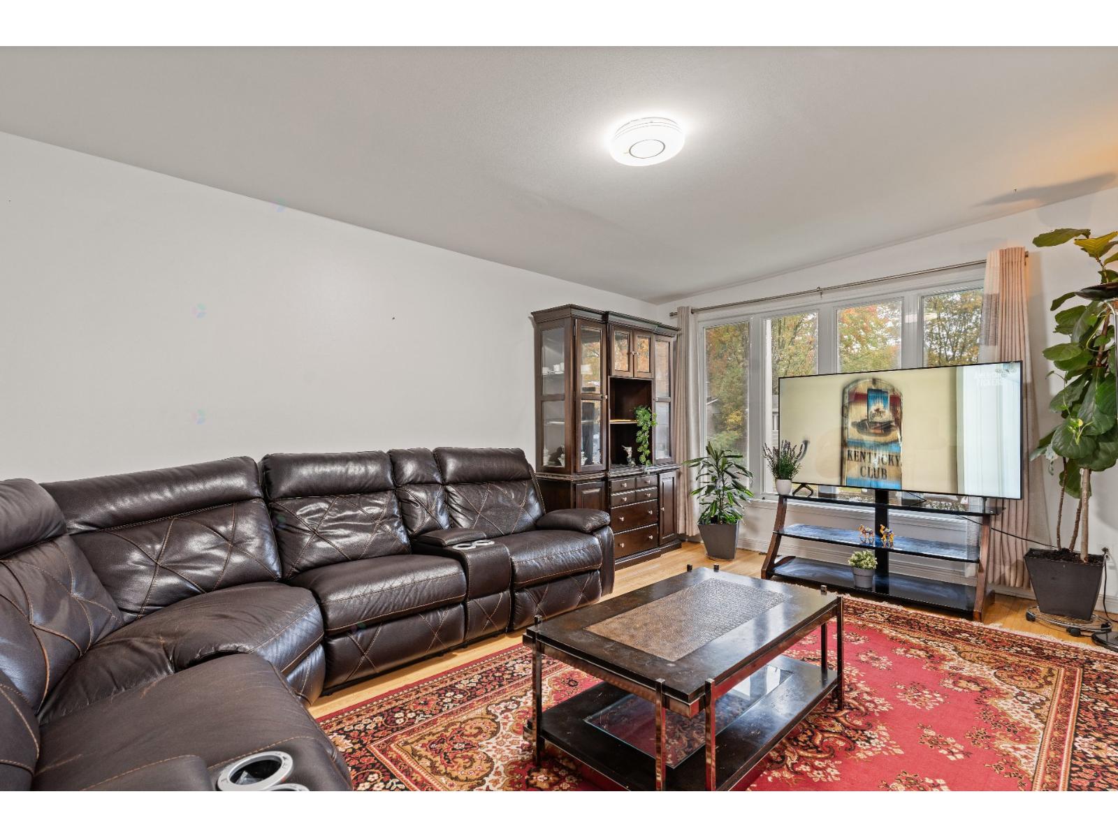 5723 Rue Pellan Brossard Quebec Canada J4W1J2 4