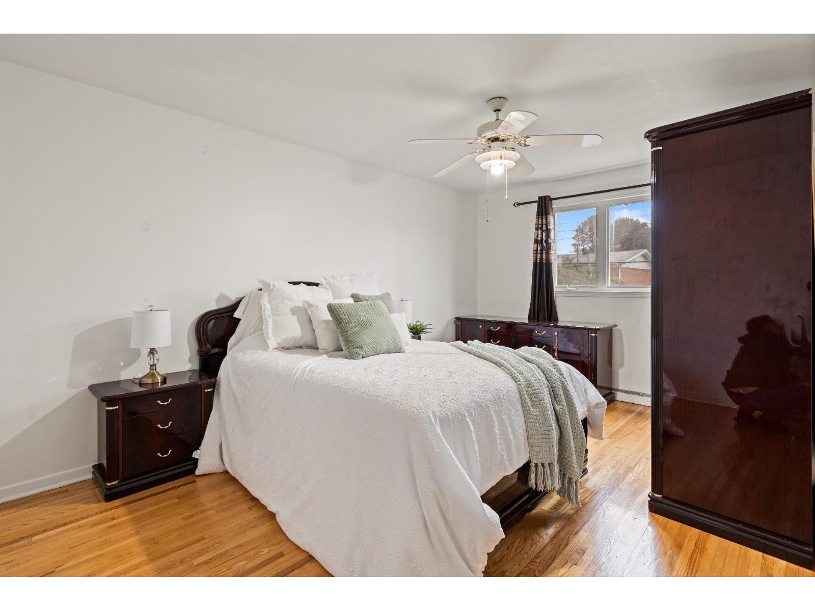 5723 Rue Pellan Brossard Quebec Canada J4W1J2 5