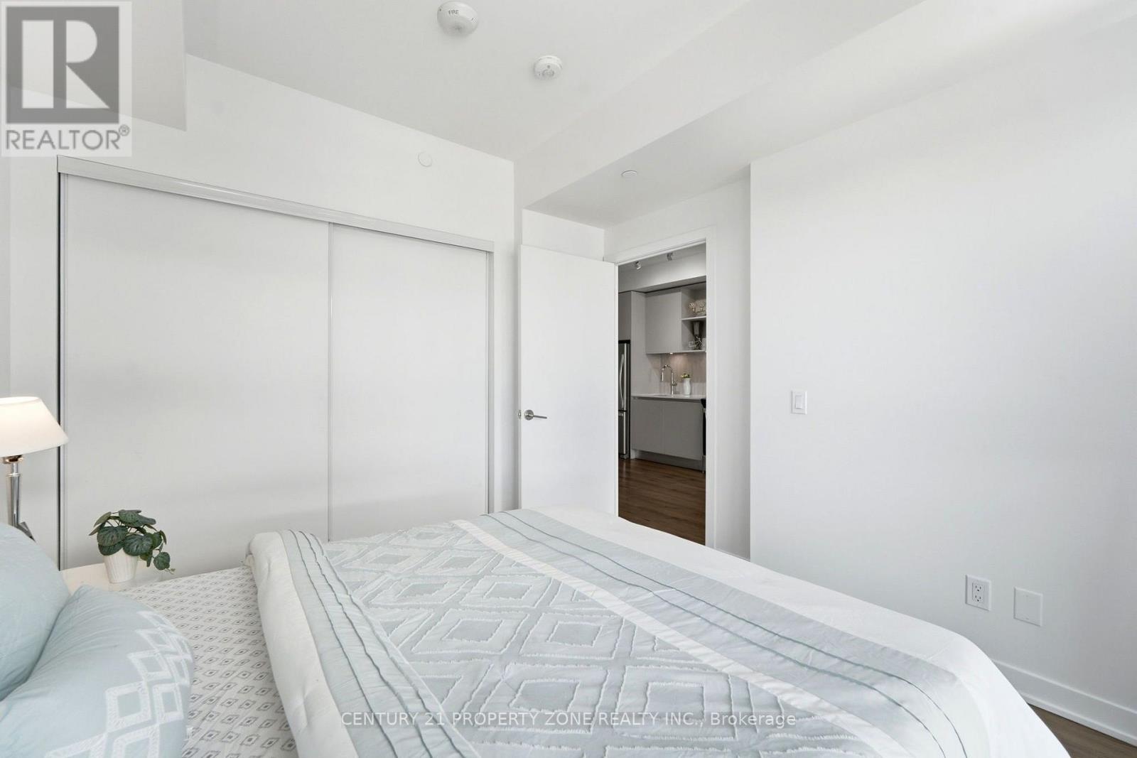719 - 405 Dundas Street W, Oakville, Ontario  L6M 4M2 - Photo 13 - W13883492