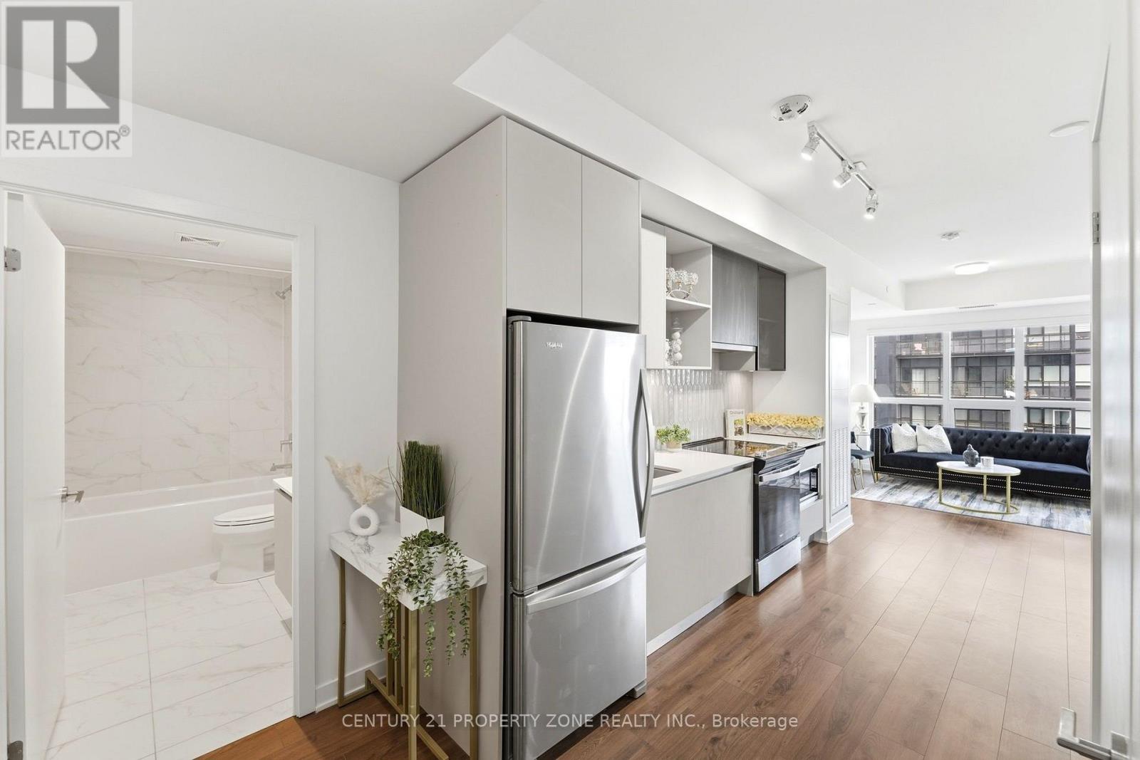 719 - 405 Dundas Street W, Oakville, Ontario  L6M 4M2 - Photo 7 - W13883492