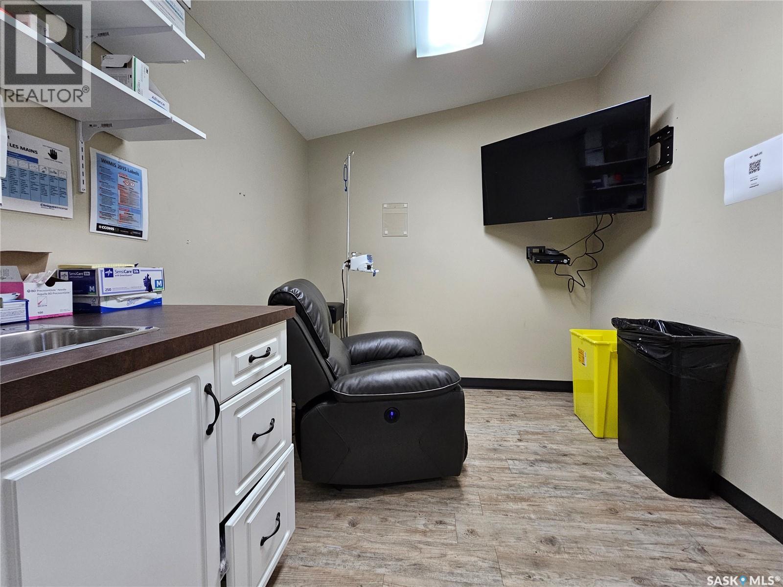 992 106th Street, North Battleford, Saskatchewan  S9A 1W5 - Photo 7 - SK050832
