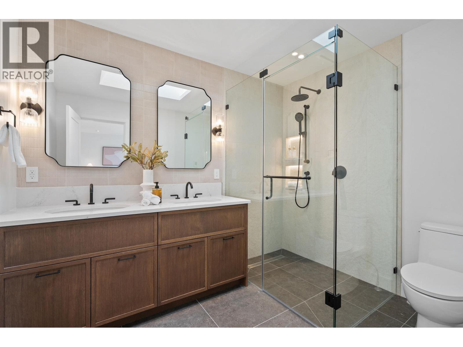 4 1060 Stratford Avenue, Burnaby, British Columbia  V5B 3X8 - Photo 10 - R3175424