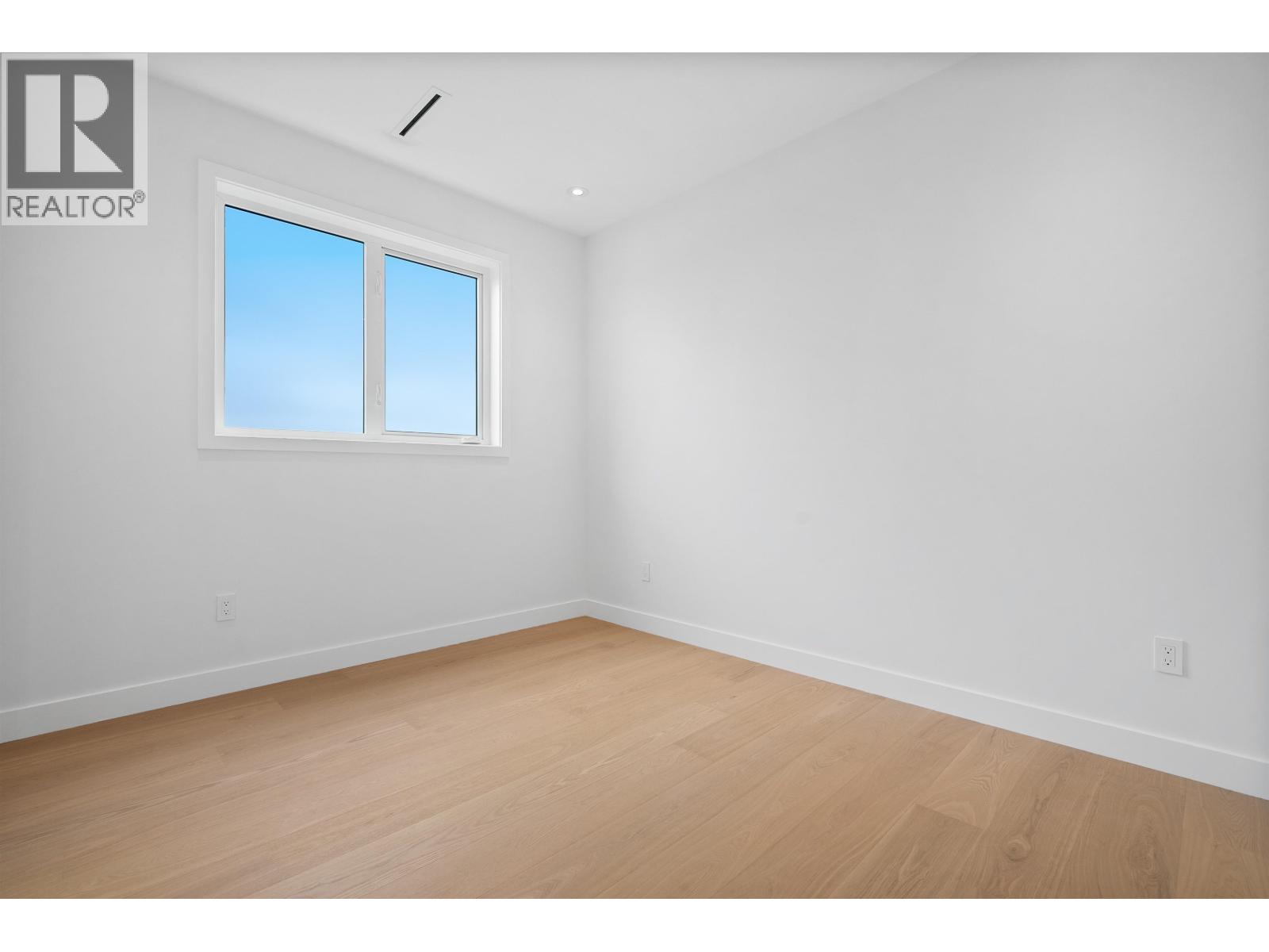 4 1060 Stratford Avenue, Burnaby, British Columbia  V5B 3X8 - Photo 11 - R3175424