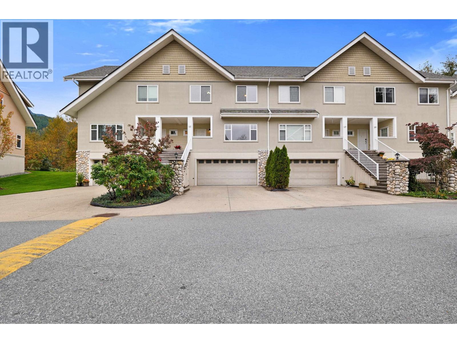 15 1200 EDGEWATER DRIVE, squamish, British Columbia