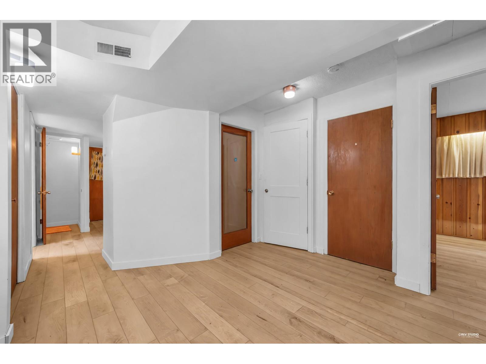 4578 Capilano Road, North Vancouver, British Columbia  V7R 4K3 - Photo 12 - R3175397