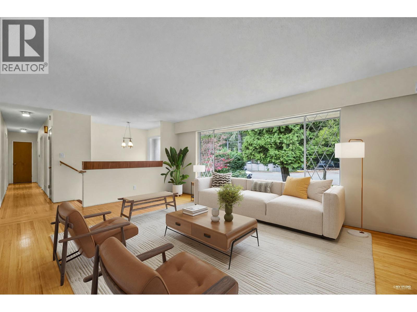 4578 Capilano Road, North Vancouver, British Columbia  V7R 4K3 - Photo 4 - R3175397