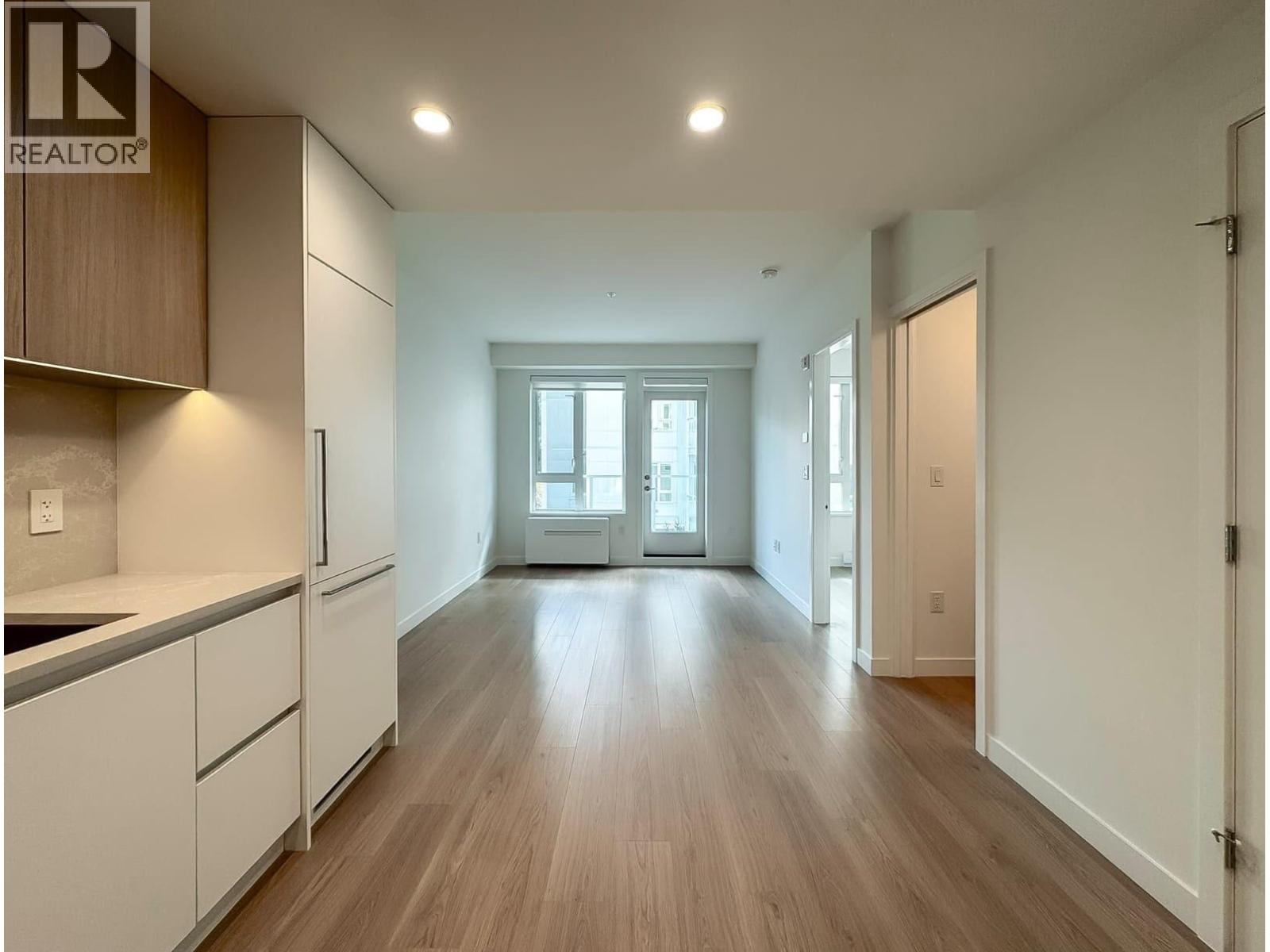 202 588 Harrison Drive, Coquitlam, British Columbia  V3J 3Z6 - Photo 6 - R3175426