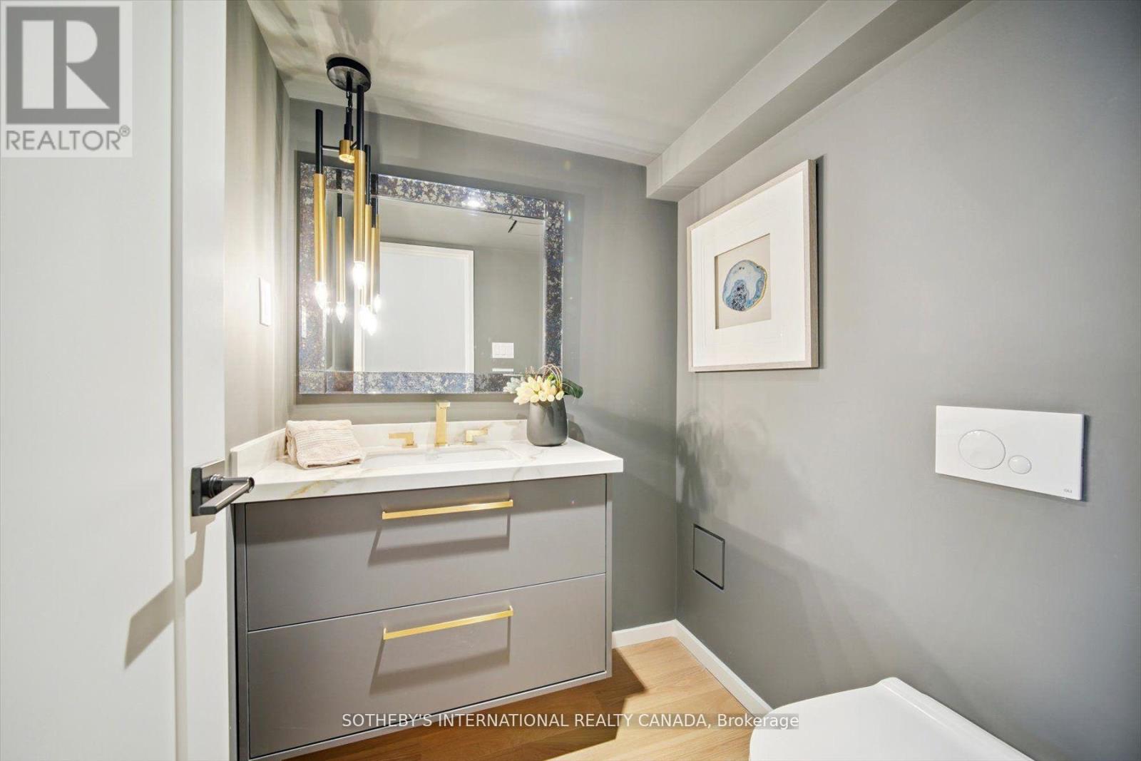 1110 - 65 Harbour Square, Toronto, Ontario  M5J 2L4 - Photo 18 - C14034046