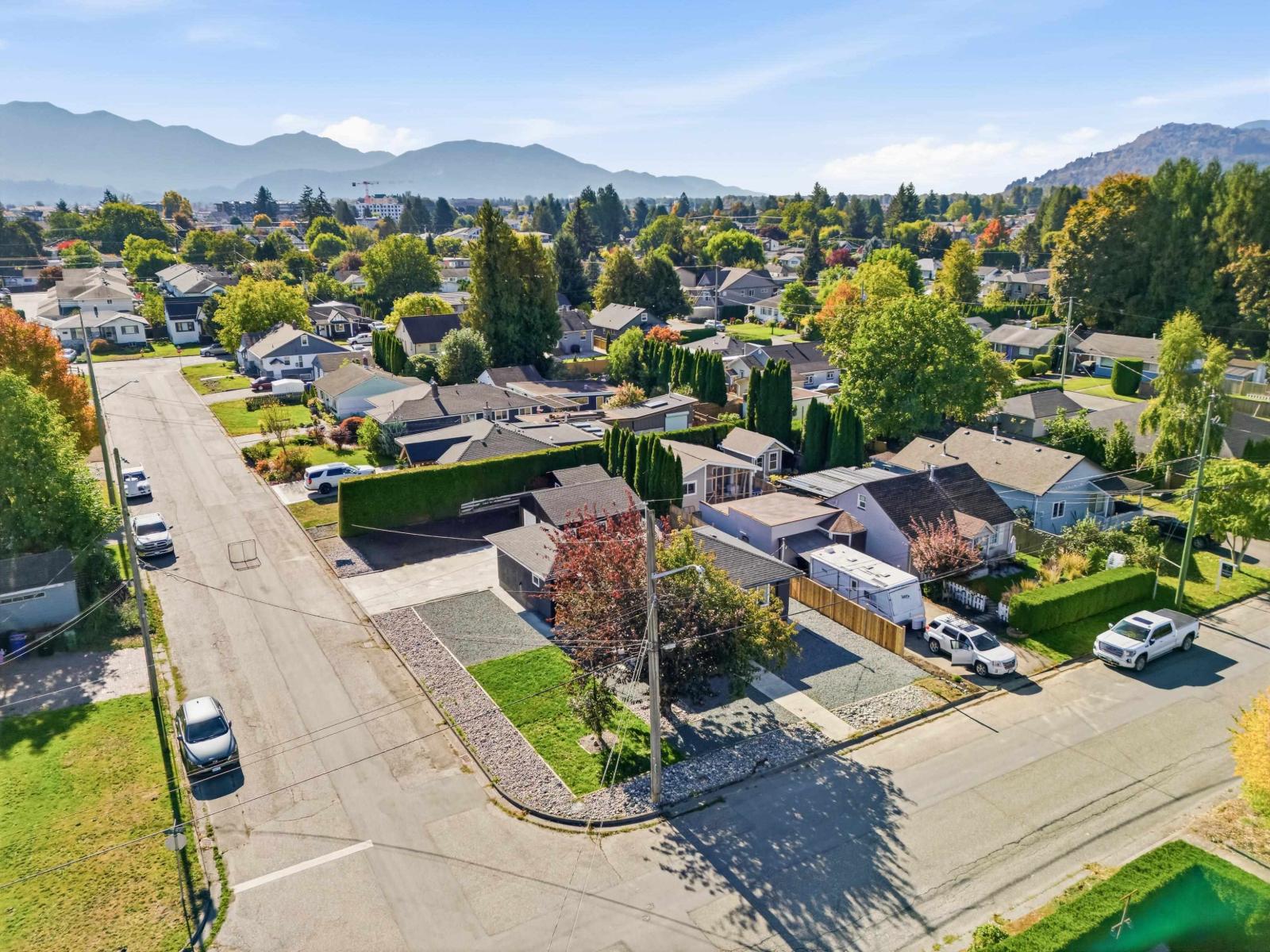 45870 Henley Avenue, Chilliwack Proper West, Chilliwack, British Columbia  V2P 3J9 - Photo 2 - R3172713