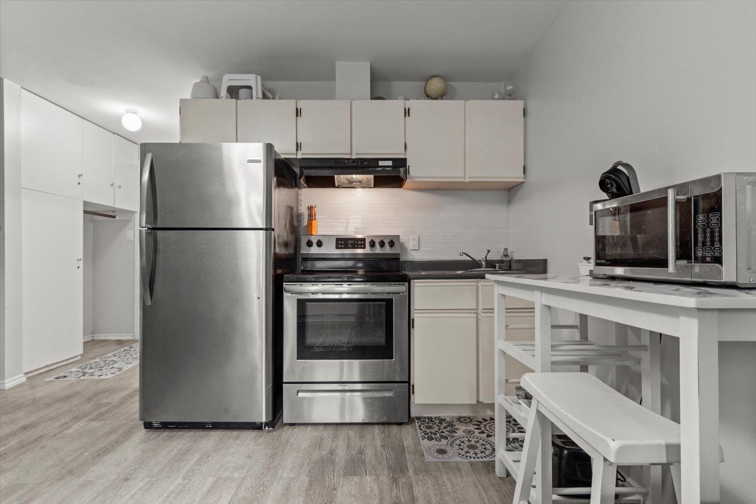 1 450 ESPLANADE AVENUE|Harrison Hot Springs