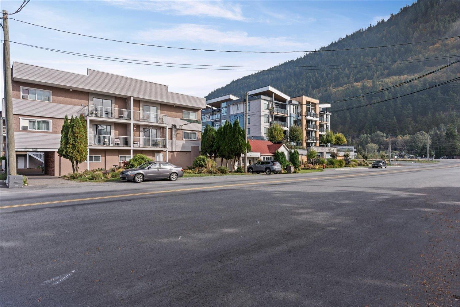 1 450 ESPLANADE AVENUE|Harrison Hot Springs