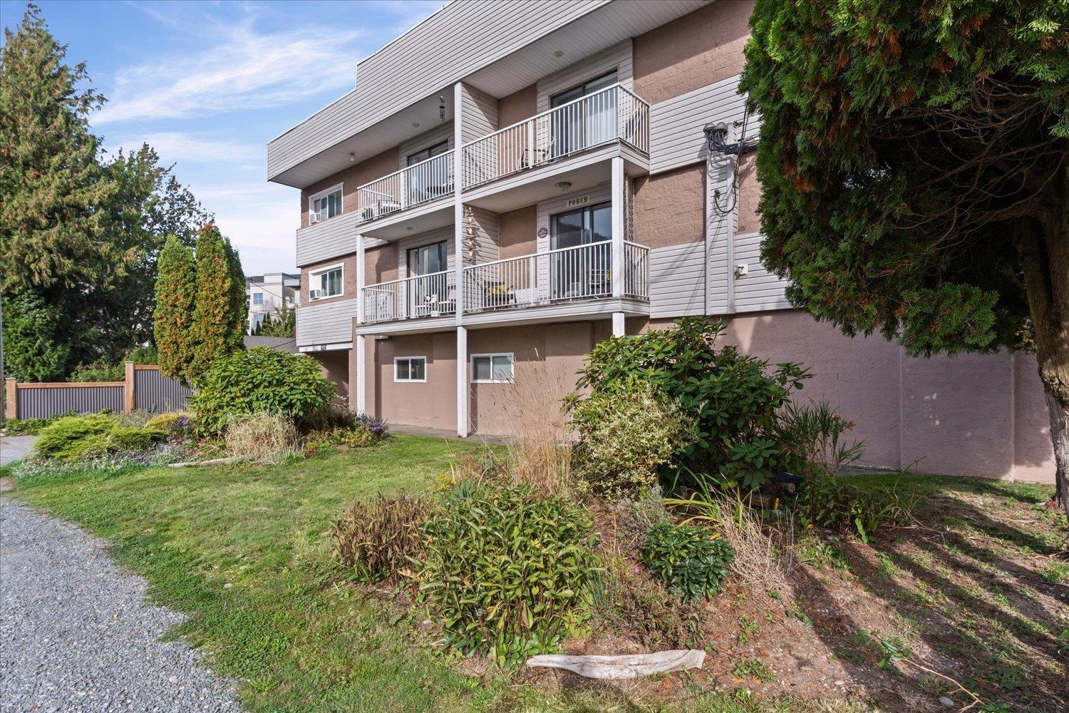 1 450 ESPLANADE AVENUE|Harrison Hot Springs