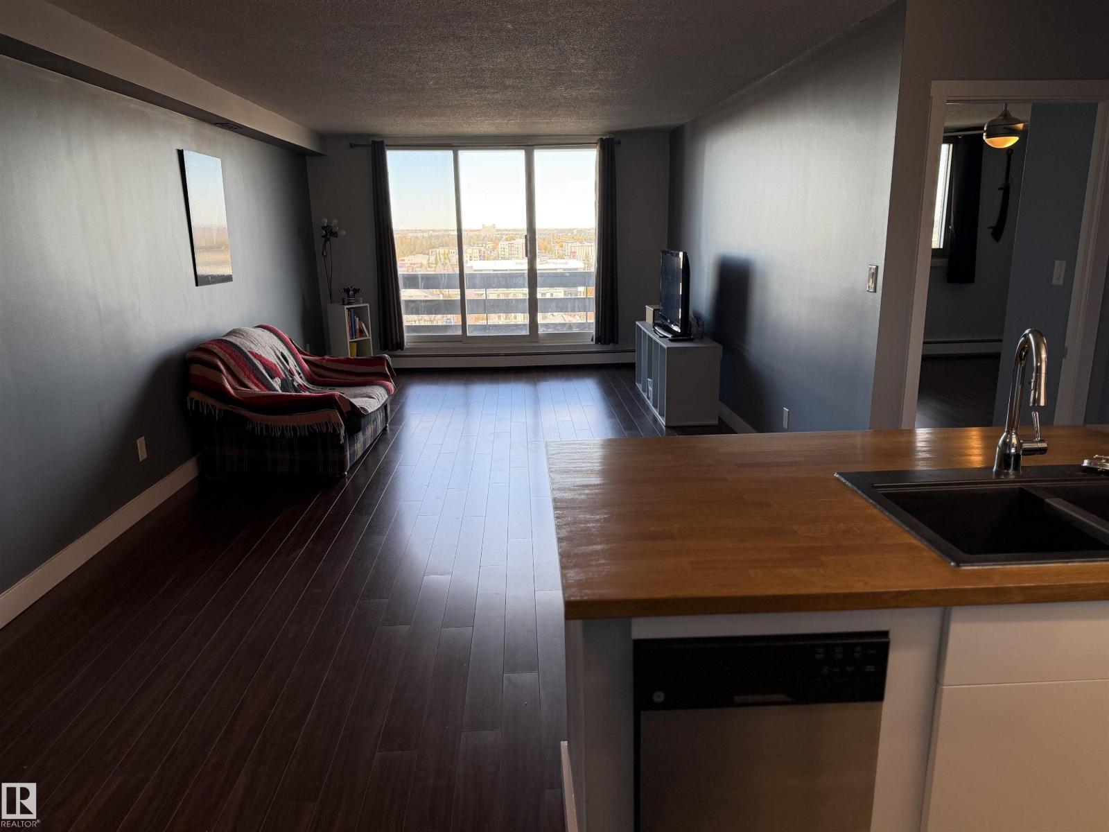 #1304 10160 116 ST NW