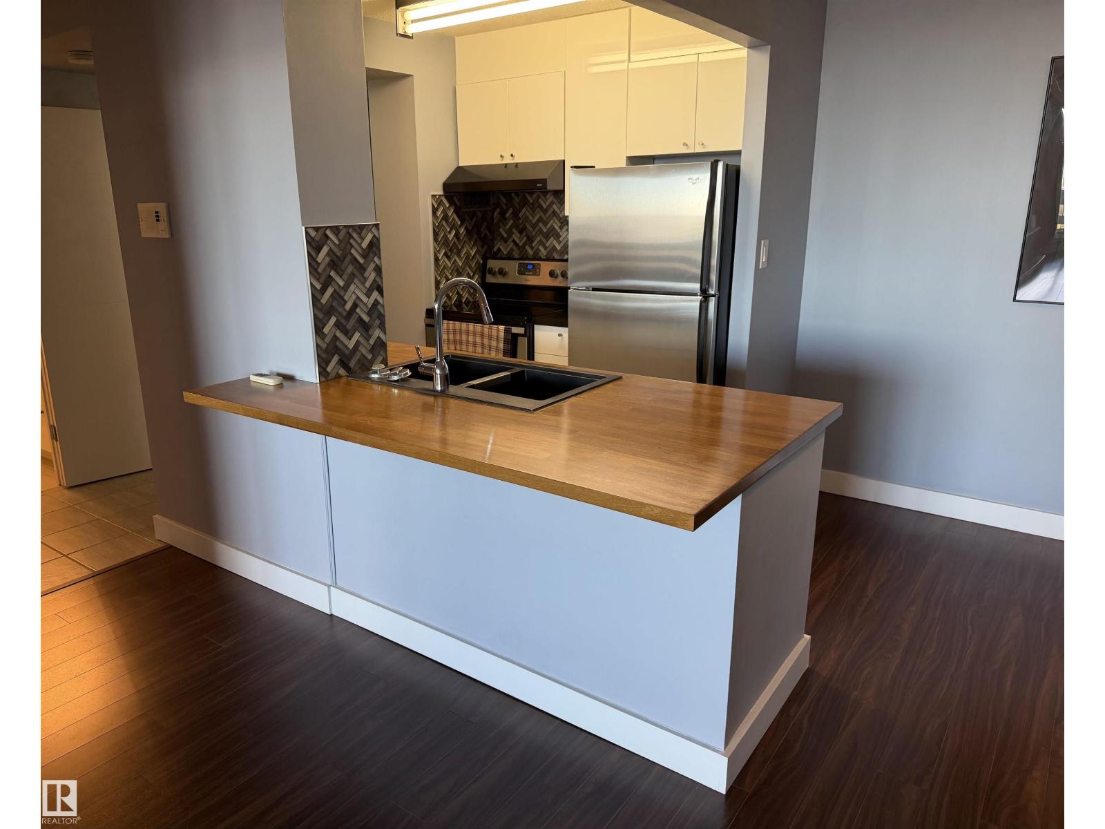 #1304 10160 116 ST NW