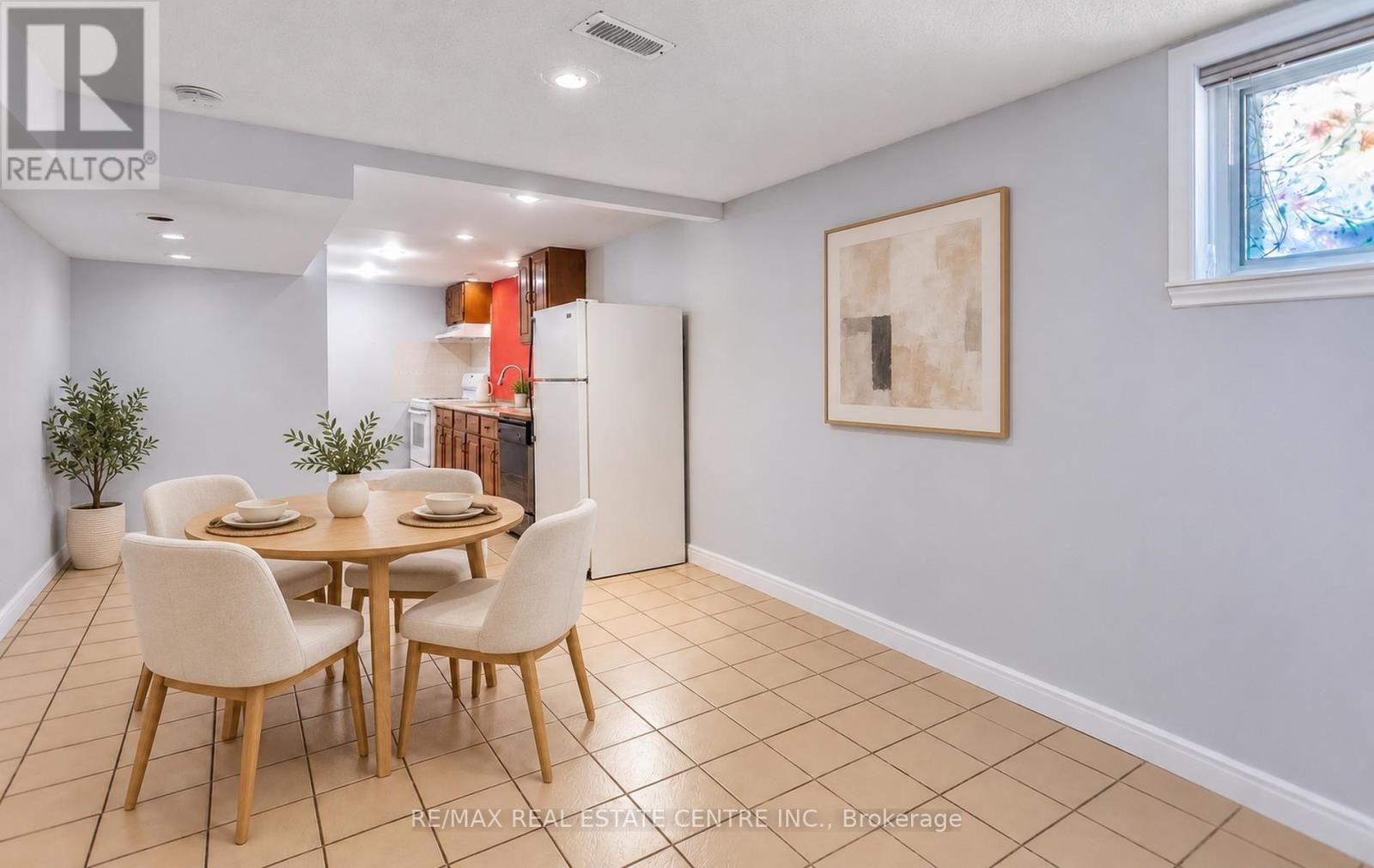 302 Southview Road, Oakville, Ontario L6K 2P5 - Photo 4 - W14019370