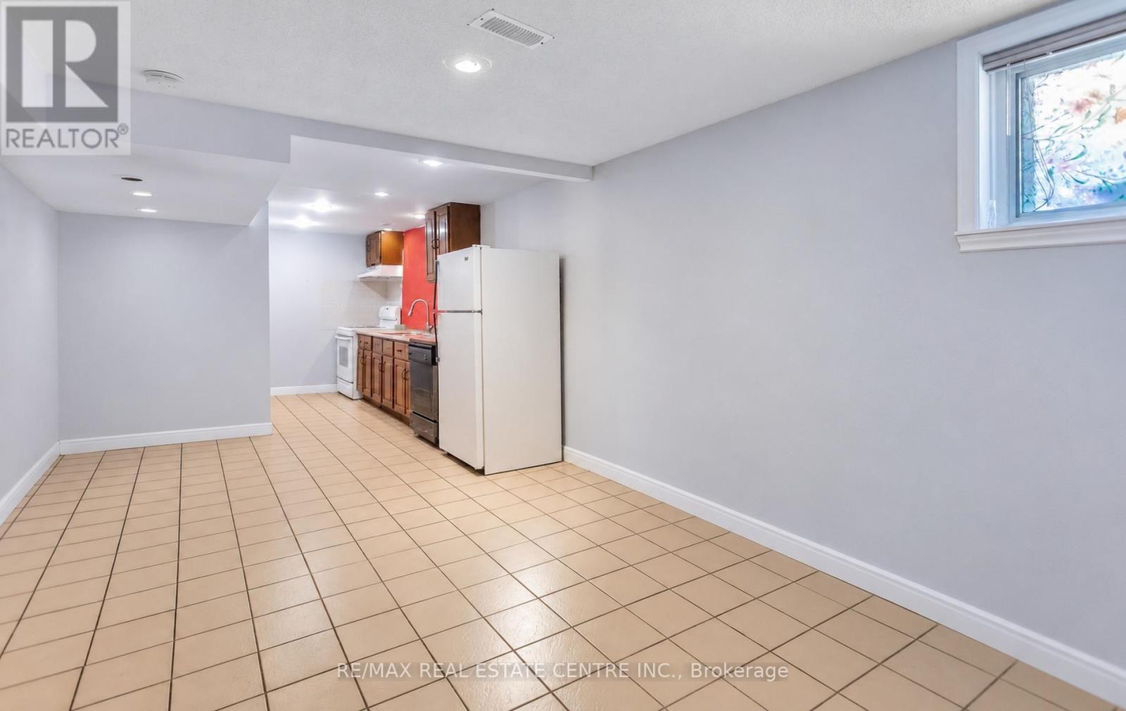 302 Southview Road, Oakville, Ontario L6K 2P5 - Photo 5 - W14019370