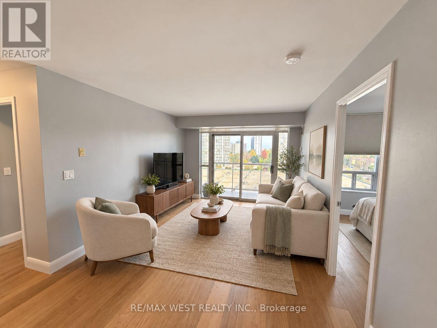 801 - 3650 Kingston Road, Toronto, Ontario  M1M 3X9 - Photo 2 - E13815560