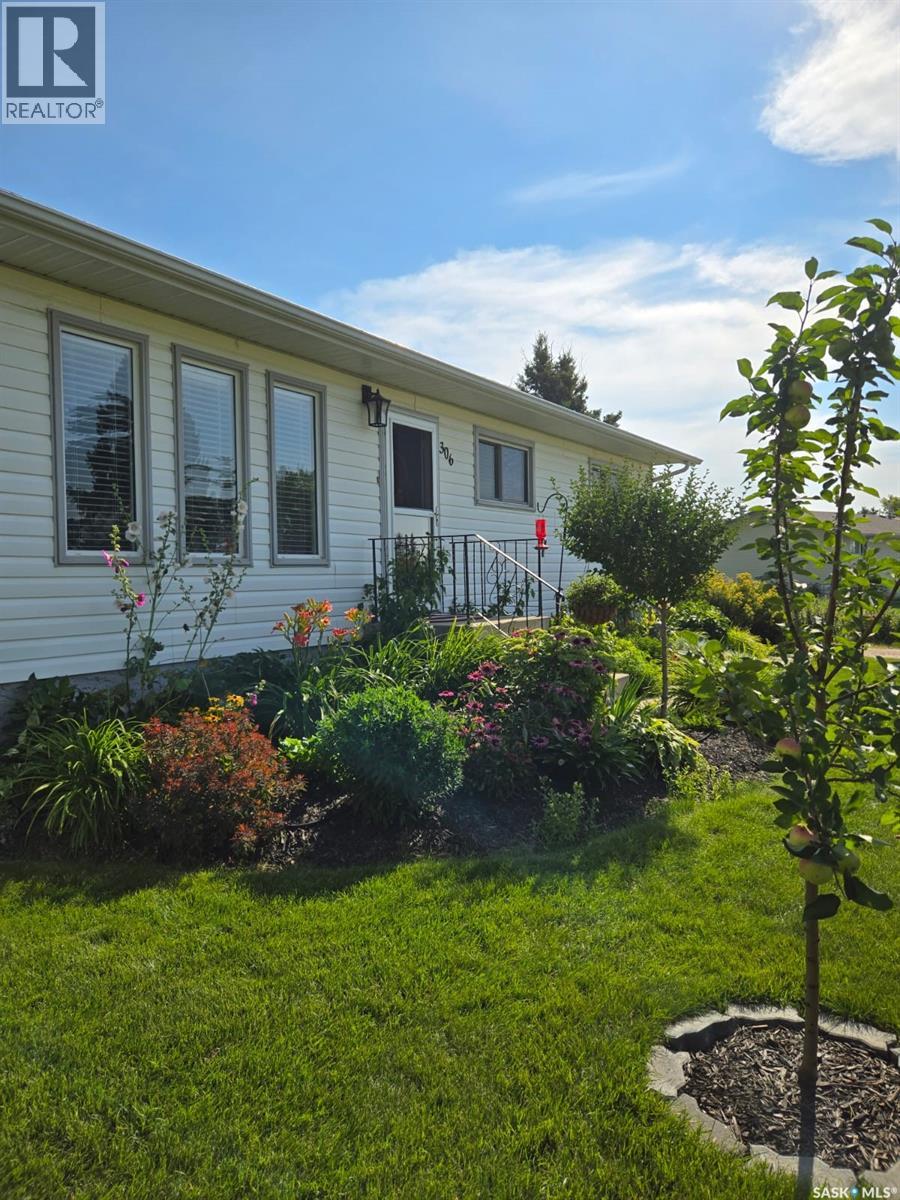 306 2nd Street Nw, Goodsoil, Saskatchewan  S0M 1A0 - Photo 18 - SK051128
