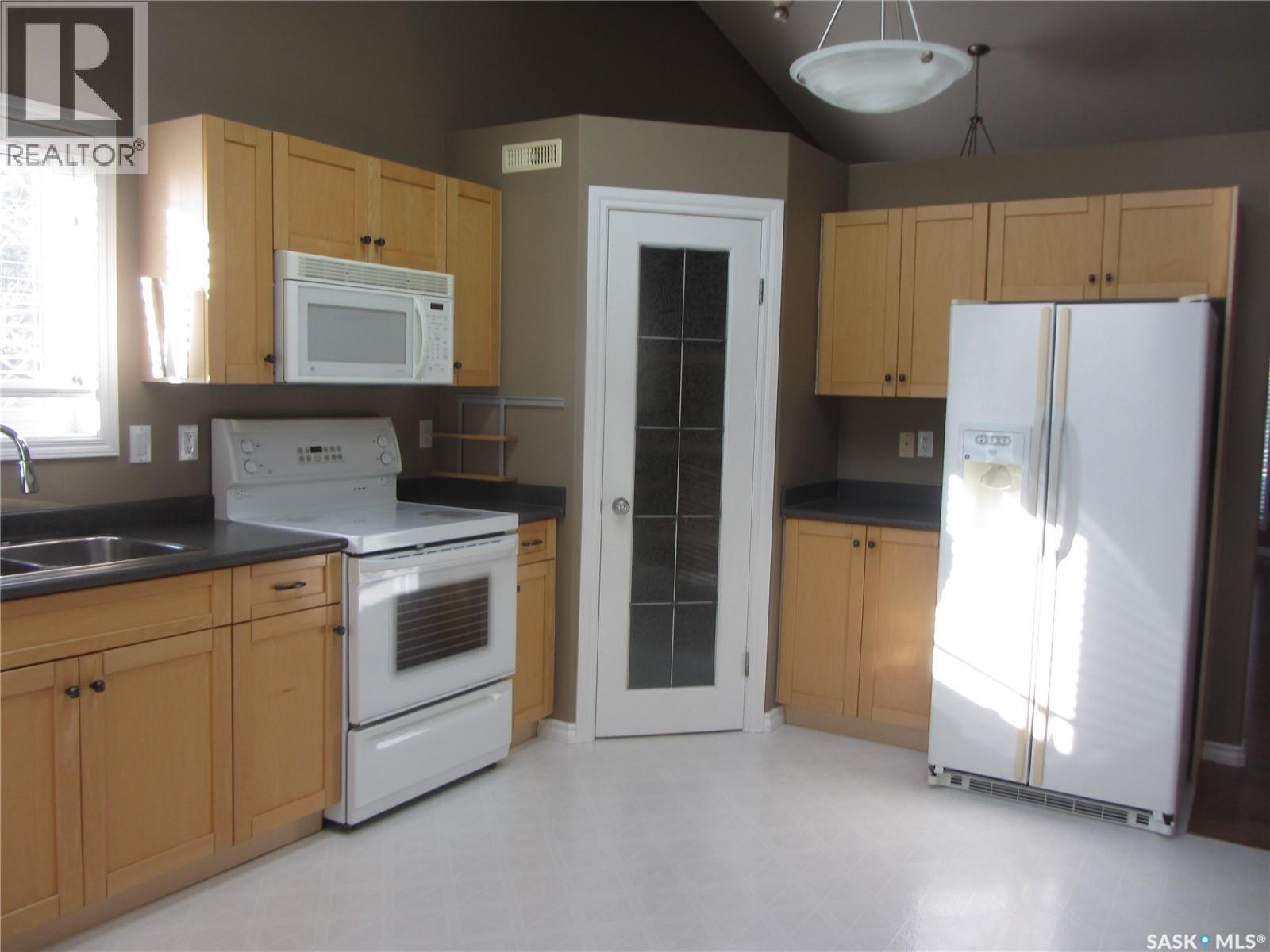 562 Blackburn Crescent, Saskatoon, Saskatchewan  S7V 1E8 - Photo 7 - SK051115