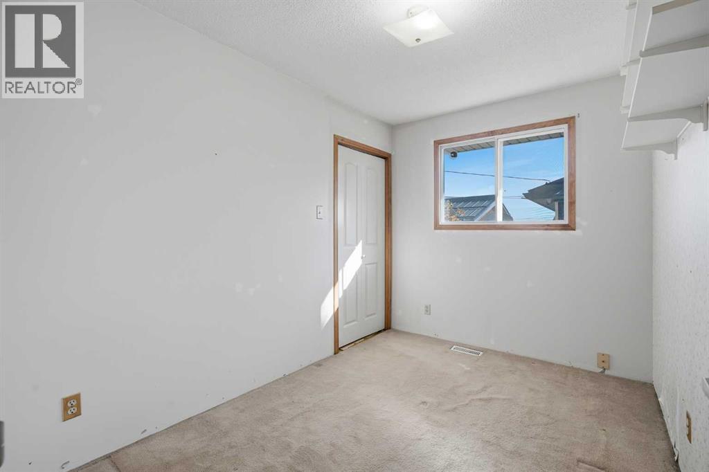20 Blackthorn Place NE