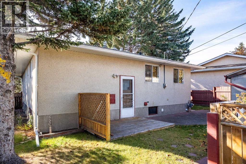 20 Blackthorn Place NE