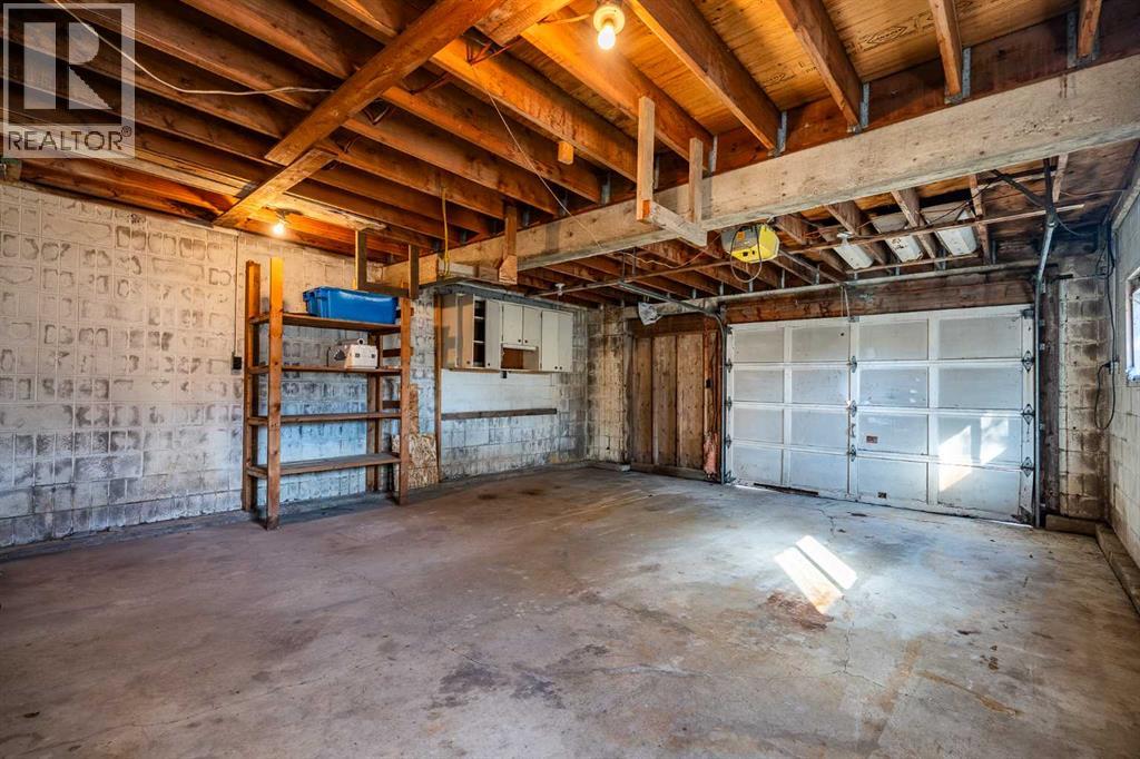 20 Blackthorn Place NE