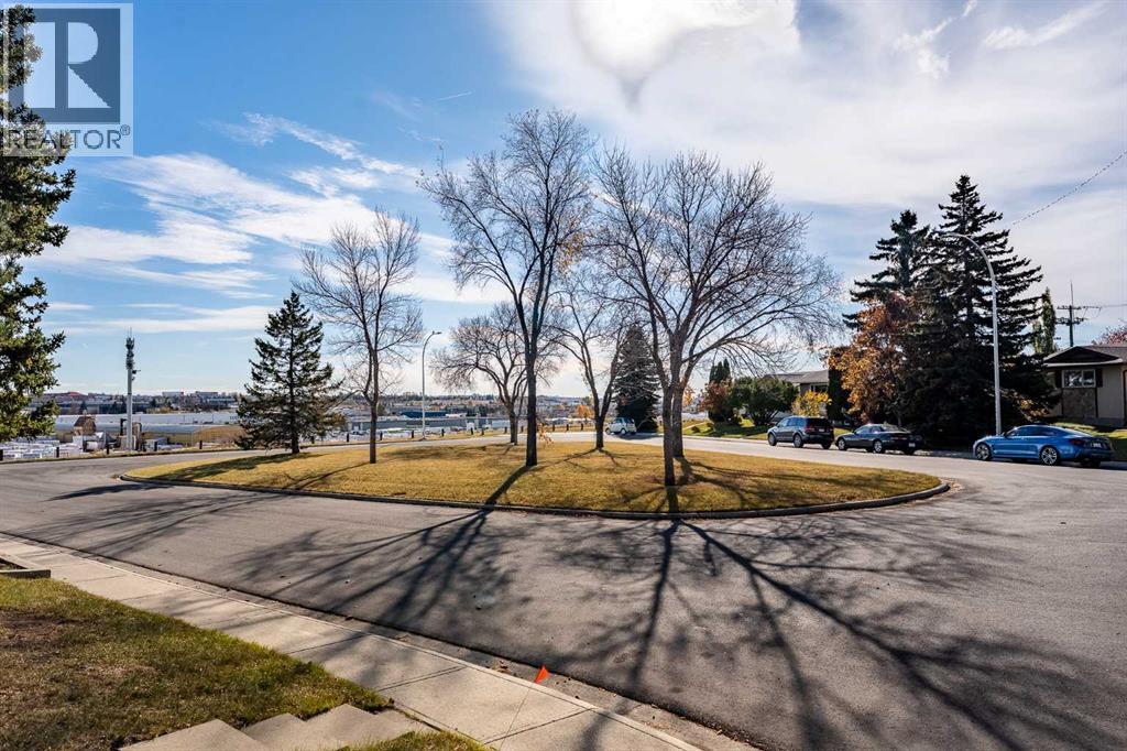 20 Blackthorn Place NE