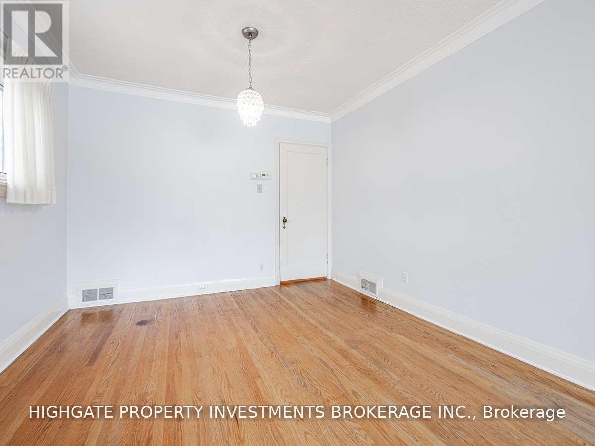 323 Rumsey Road, Toronto, Ontario  M4G 1R6 - Photo 7 - C14034108