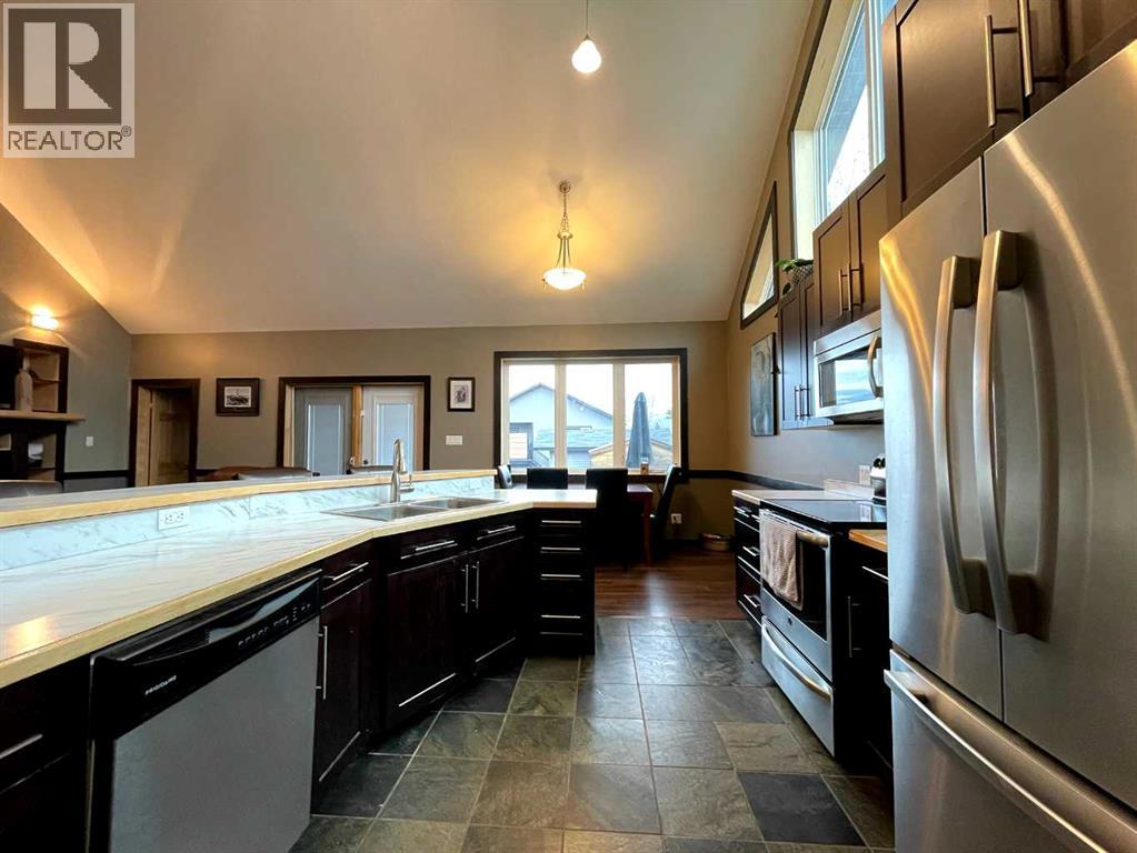 810 7 Ave