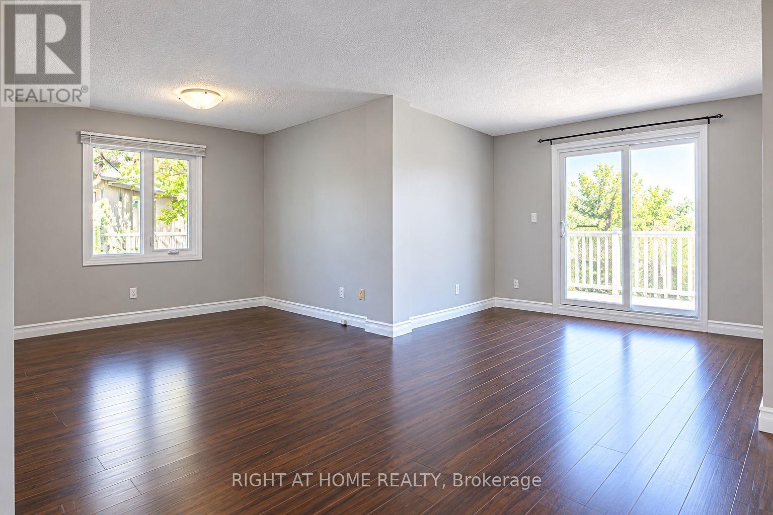 56 - 508 Essa Road, Barrie, Ontario  L0M 1A0 - Photo 2 - S14034114