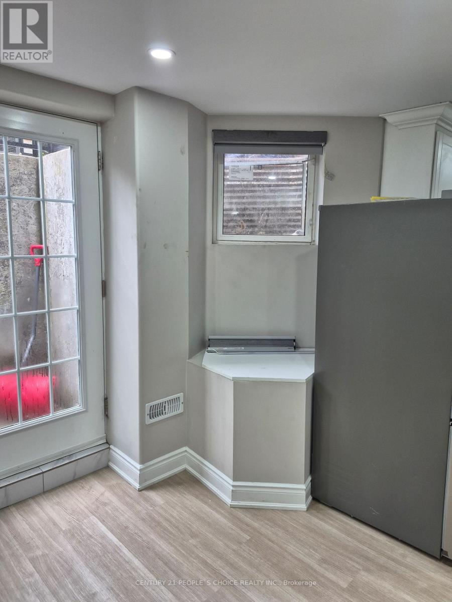 Bsmnt - 162 Valleyway Drive, Brampton, Ontario  L6X 0N3 - Photo 13 - W14034092