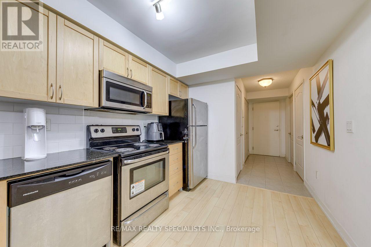 103 - 812 Landsdowne Avenue, Toronto, Ontario  M6H 4K5 - Photo 11 - W14034140