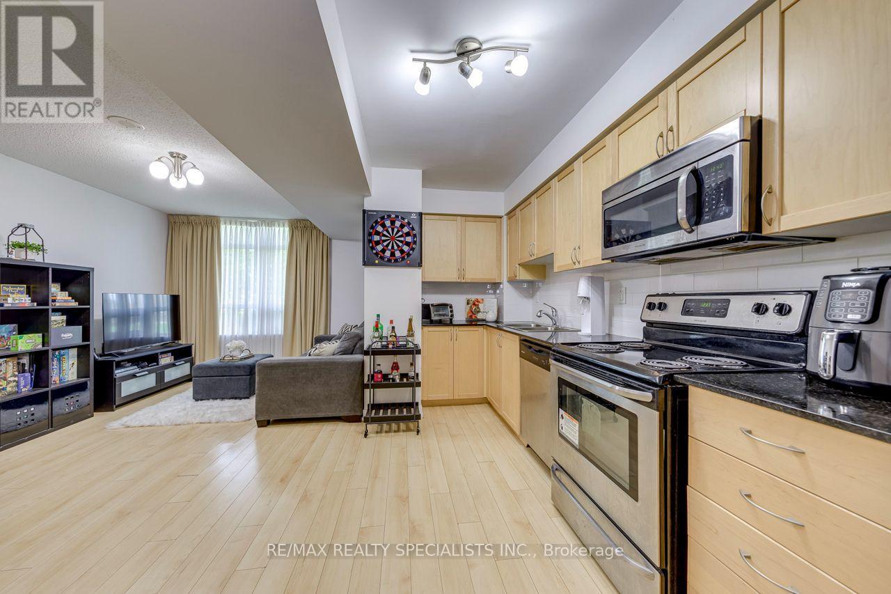 103 - 812 Landsdowne Avenue, Toronto, Ontario  M6H 4K5 - Photo 7 - W14034140