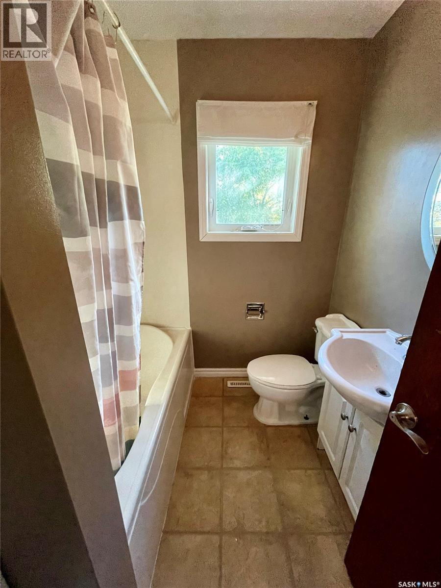 607 St Mary Street, Esterhazy, Saskatchewan  S0A 0X0 - Photo 9 - SK050811