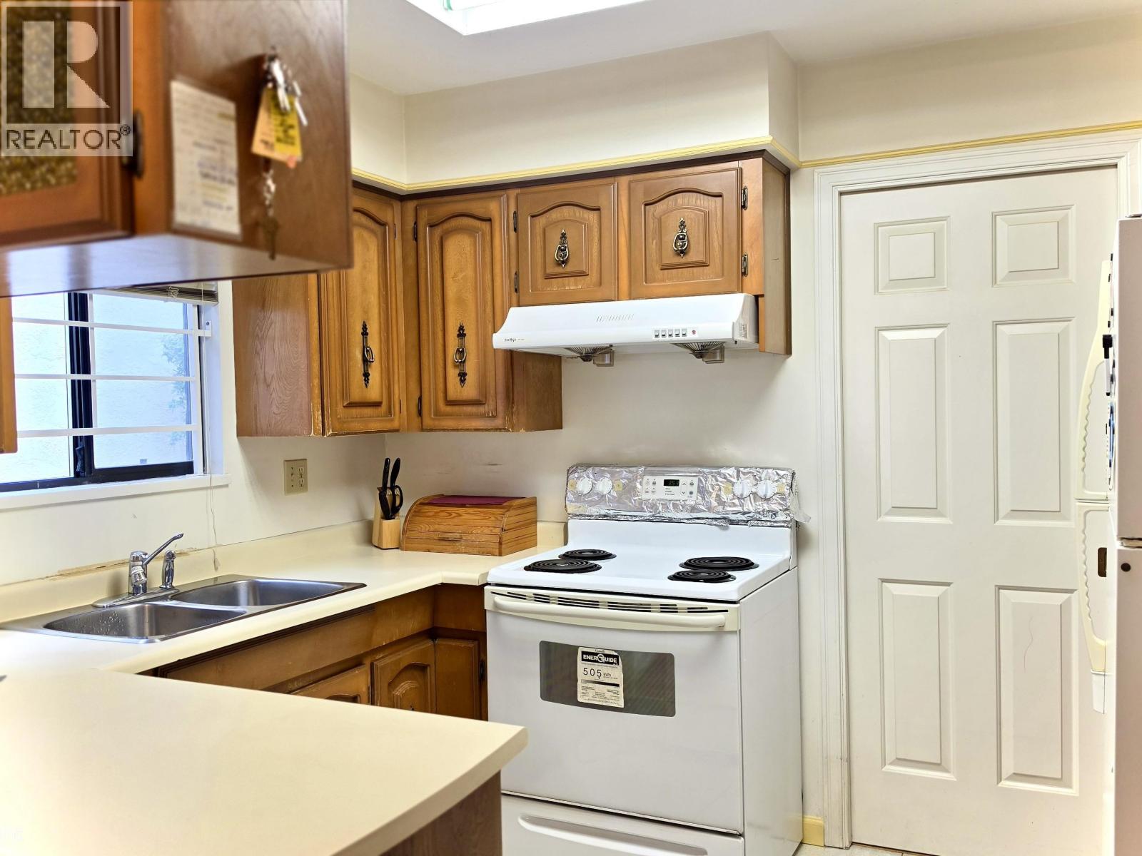 7209 Bridlewood Court, Burnaby, British Columbia  V5A 4A4 - Photo 4 - R3174591