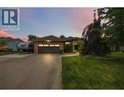 4303 Garden CRESCENT, Petrolia, Ontario