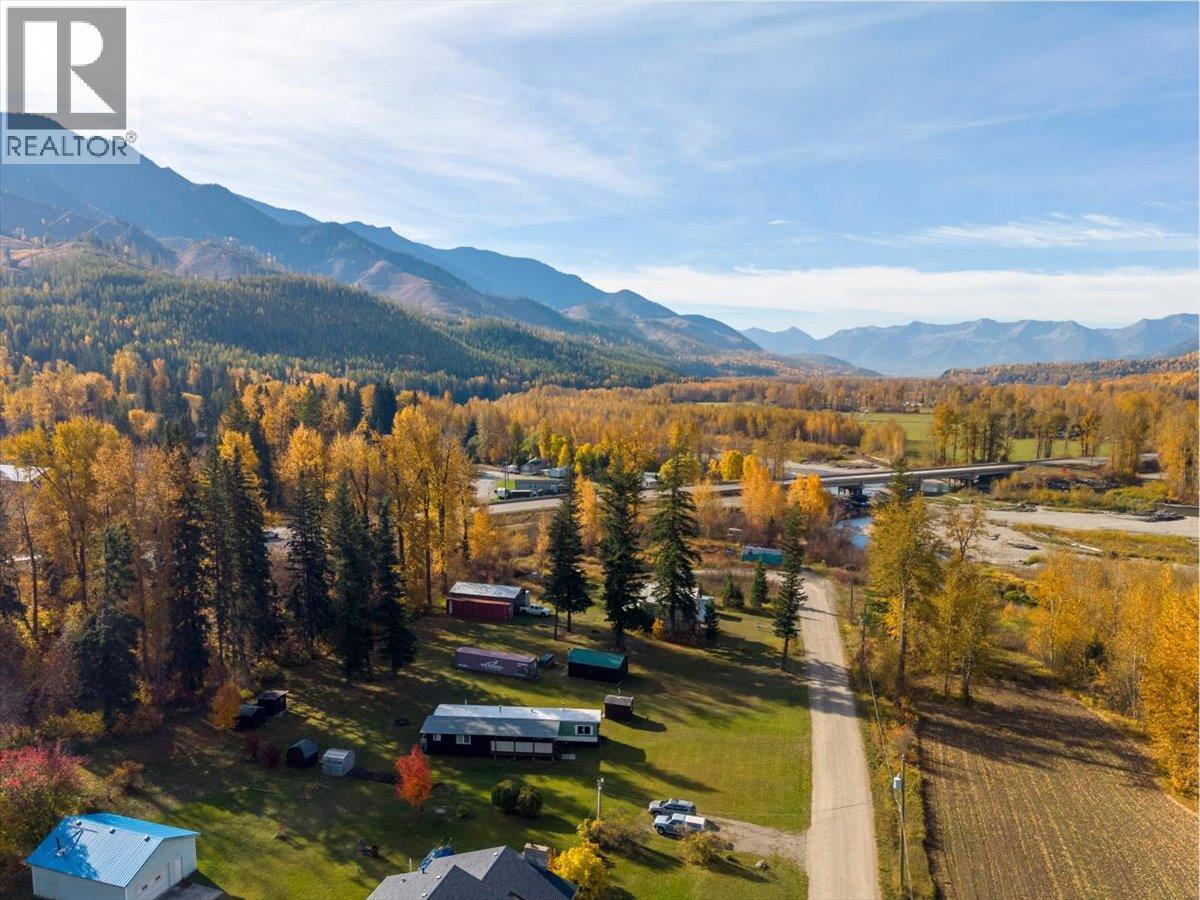 9882 Victoria Street, Fernie, British Columbia  V0B 1M5 - Photo 23 - 10403370