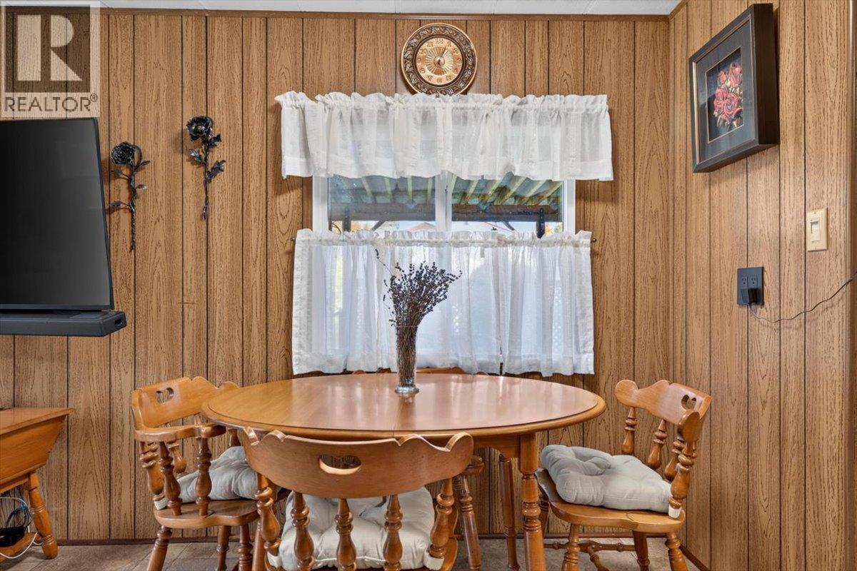 9882 Victoria Street, Fernie, British Columbia  V0B 1M5 - Photo 39 - 10403370