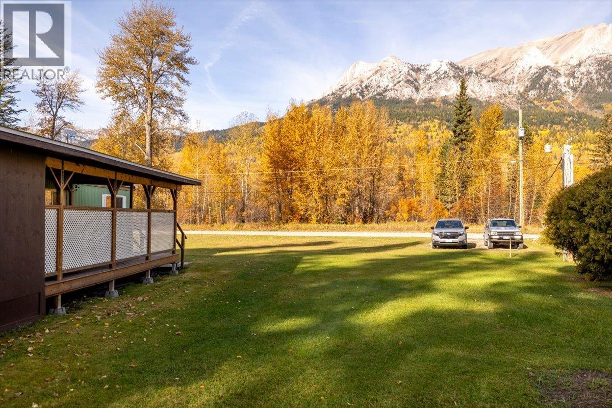 9882 Victoria Street, Fernie, British Columbia  V0B 1M5 - Photo 12 - 10403370