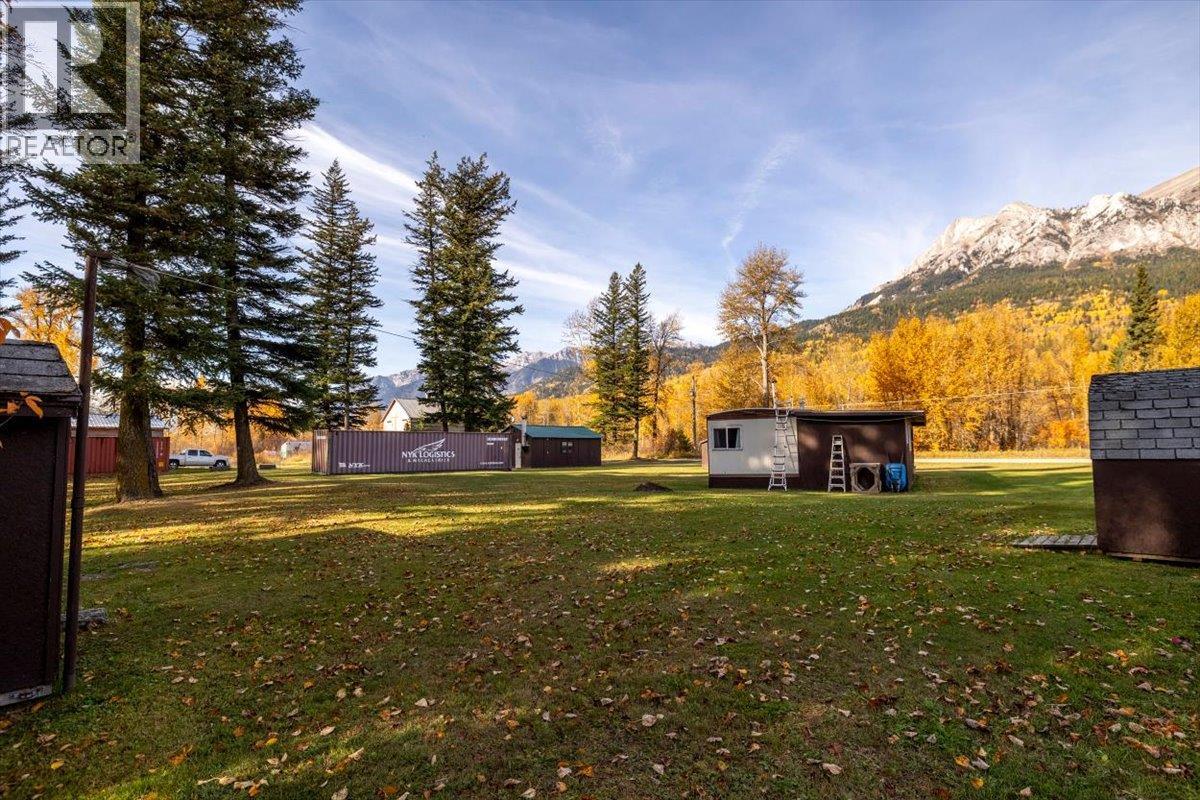9882 Victoria Street, Fernie, British Columbia  V0B 1M5 - Photo 16 - 10403370