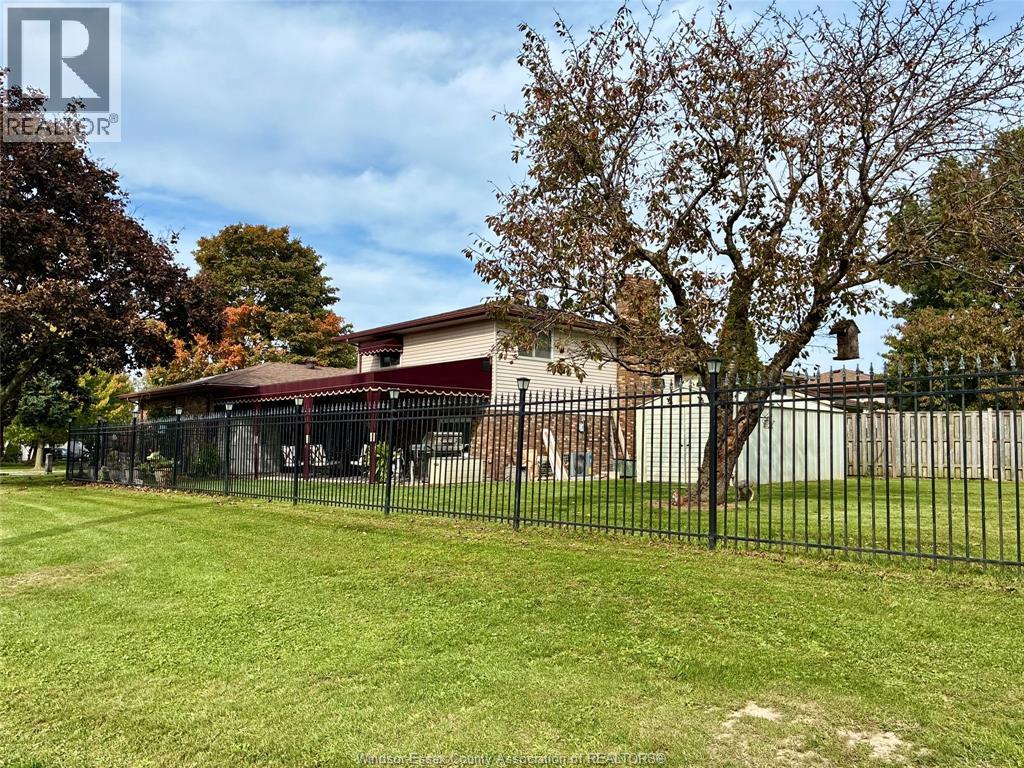3596 Hemlock Avenue, Windsor, Ontario  N8R 1Z9 - Photo 4 - 26025303