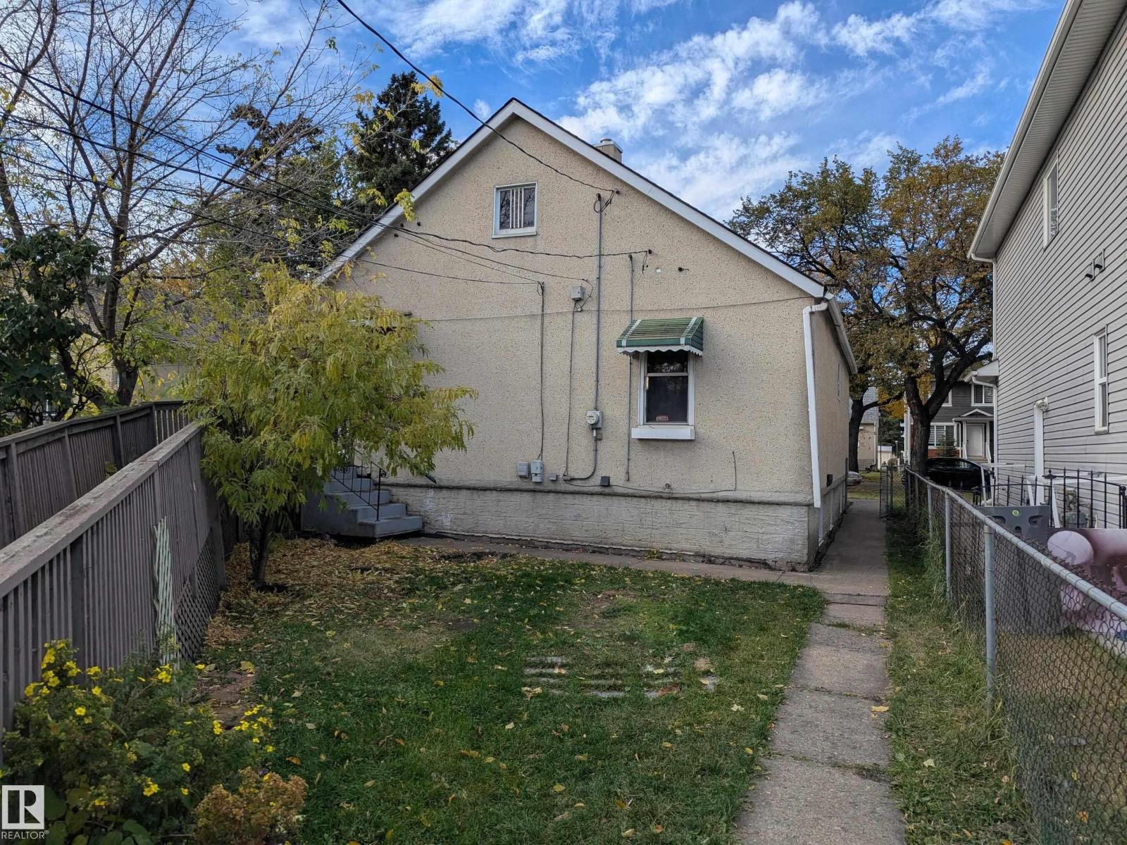 12215 101 ST NW