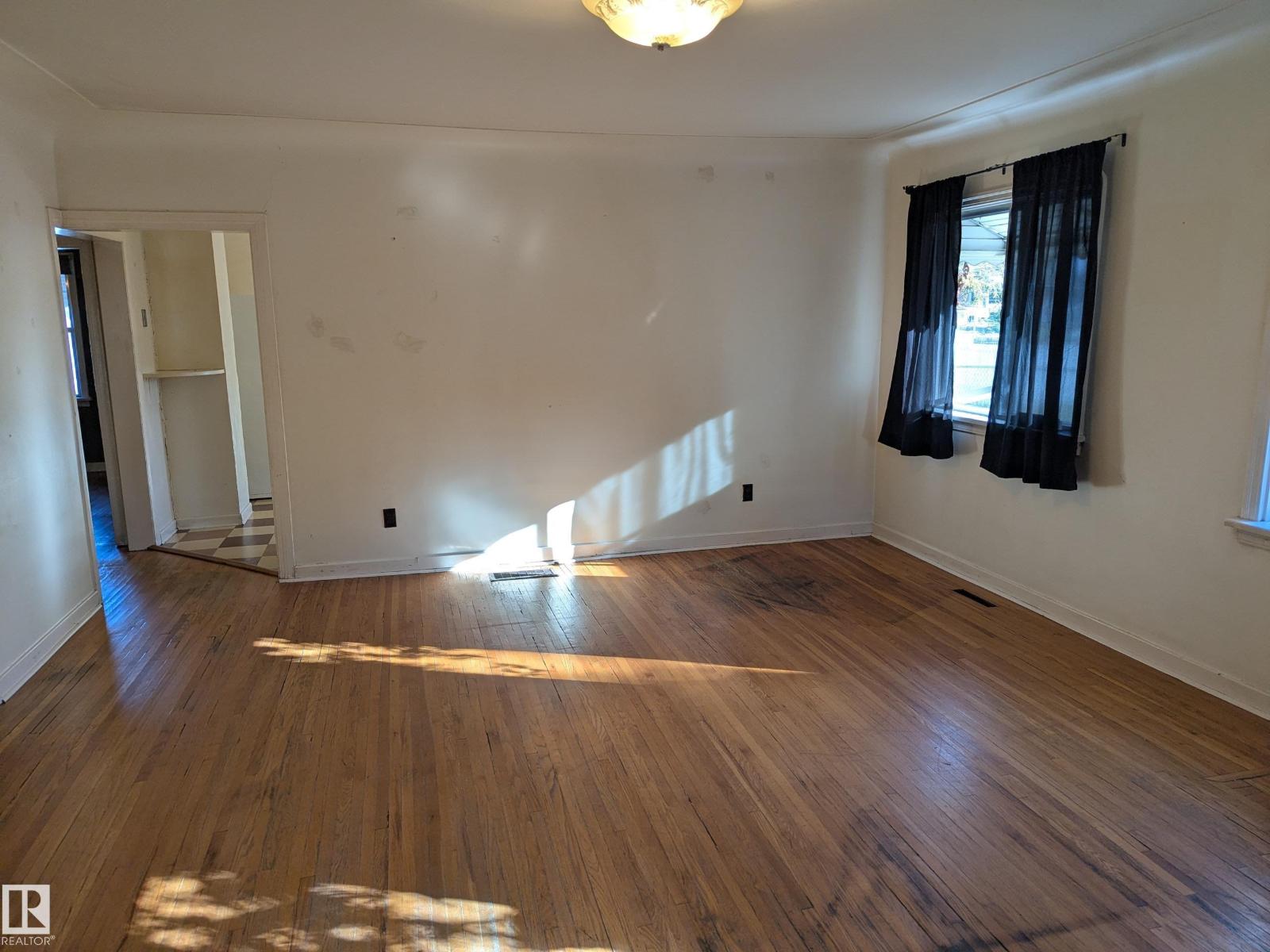 12215 101 ST NW