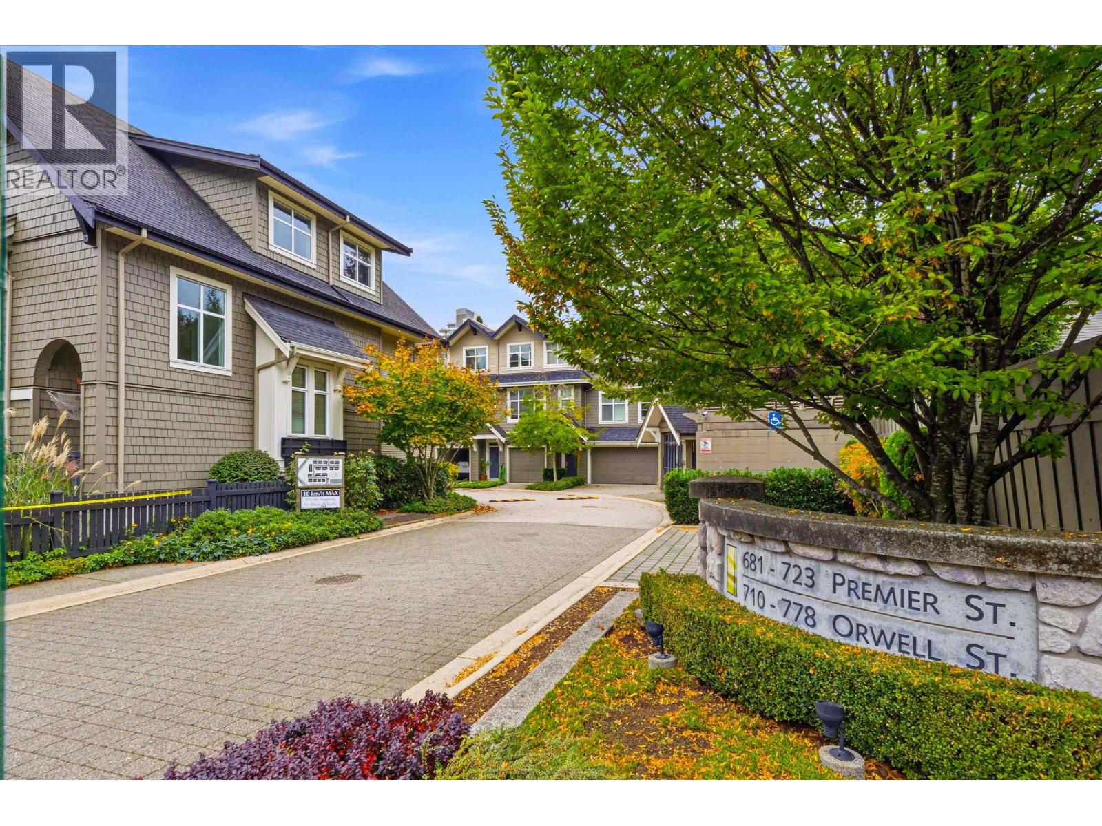 709 Premier Street, North Vancouver, British Columbia  V7J 0A5 - Photo 2 - R3175456
