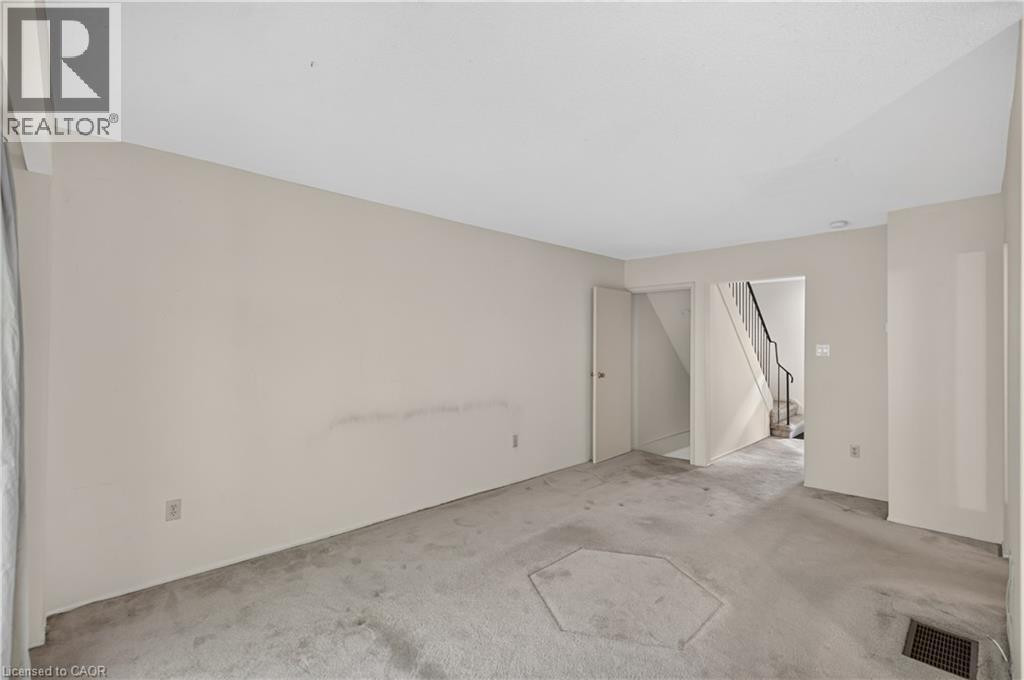 1556 Lancaster Drive Unit# 74, Oakville, Ontario  L6H 2Z4 - Photo 11 - 40871049